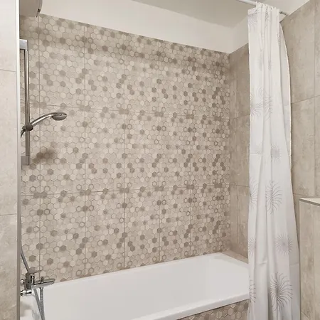 Royal Lakeside Apartman *