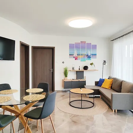 Royal Lakeside Apartman Keszthely