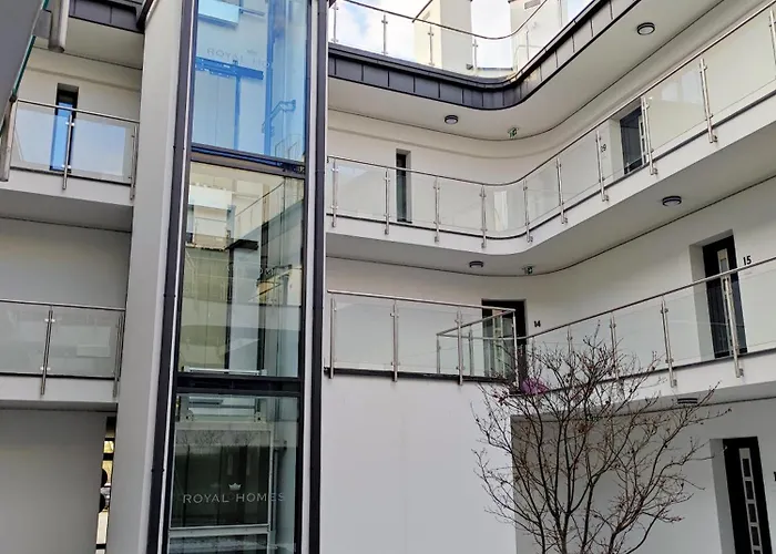 Royal Lakeside Apartment
